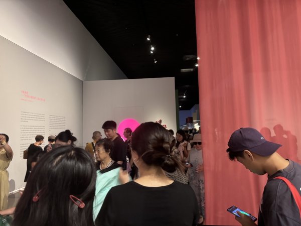 匠心智策 “玉漱公主”失败上百次？“悲怜众生”的泪痕是自然开裂？揭秘暑期顶流白瓷展